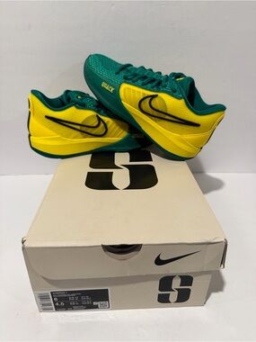 Women's Nike Sabrina 1 'Oregon Ducks' Size: 6W / 6.5W (FQ3381-300)